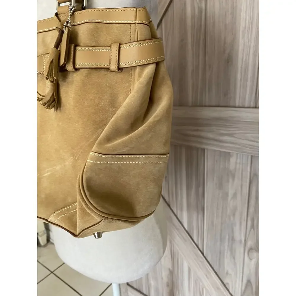 Coach like new leather tote with pochette tan - Picture 2 of 10